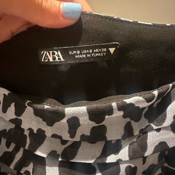 Long-sleeve Blue Leopard Print Zara Blouse - Picture 3 of 3